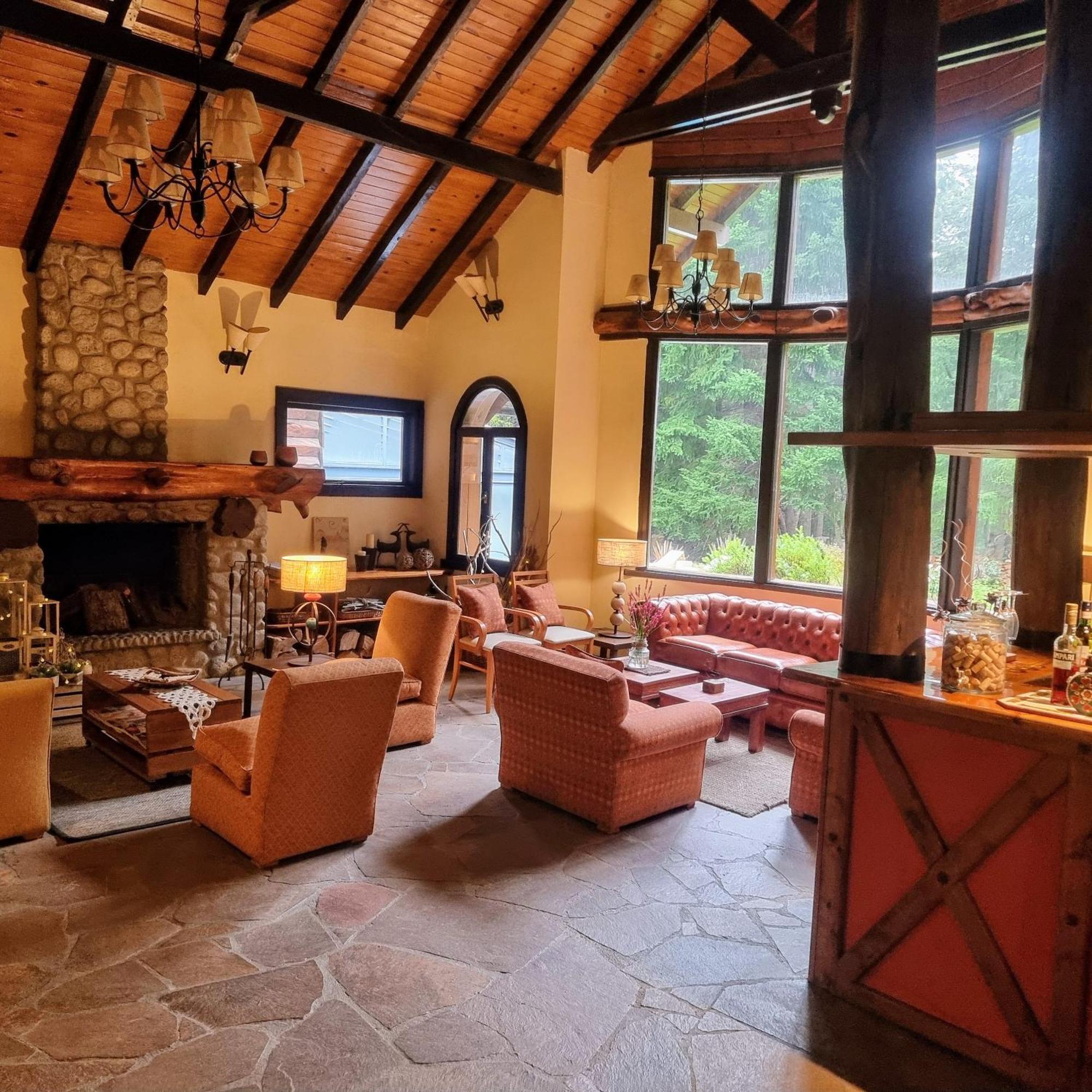 Altos Los Pioneros & Spa Вила ла Ангостура Екстериор снимка